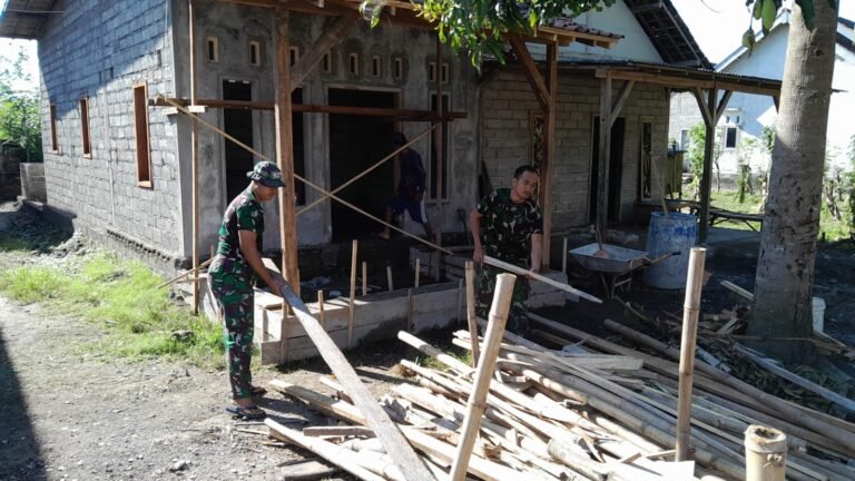 RTLH Ibu Evi Dikebut, Satgas TMMD 125 Tak Kenal Lelah di Desa Kesilir