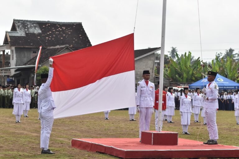 Satgas TMMD 125 Ikuti Upacara HUT RI ke-80 di Lapangan Siliragung