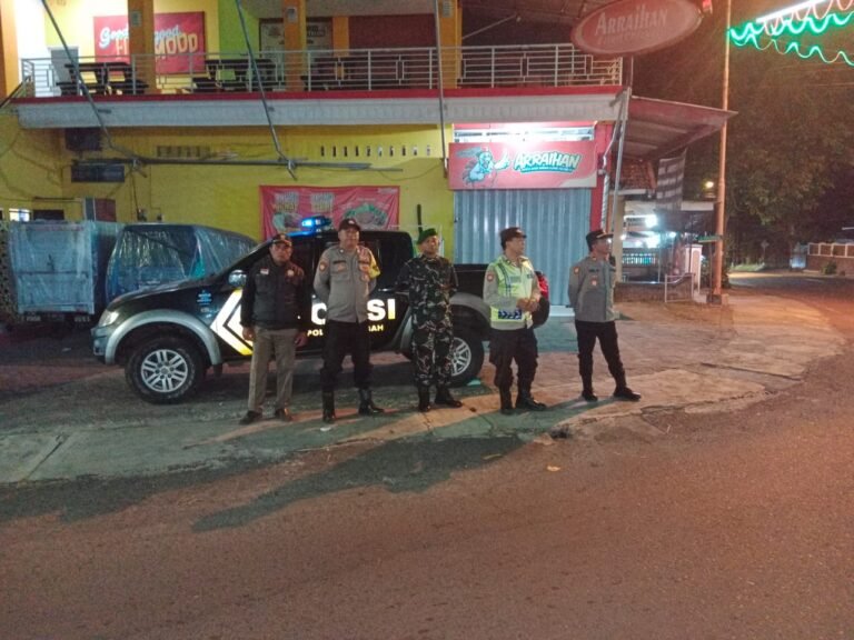 TNI-Polri Sinergi Jaga Kamtibmas, Koramil 0825-03/Glagah dan Polsek Glagah Gelar Patroli Bersama