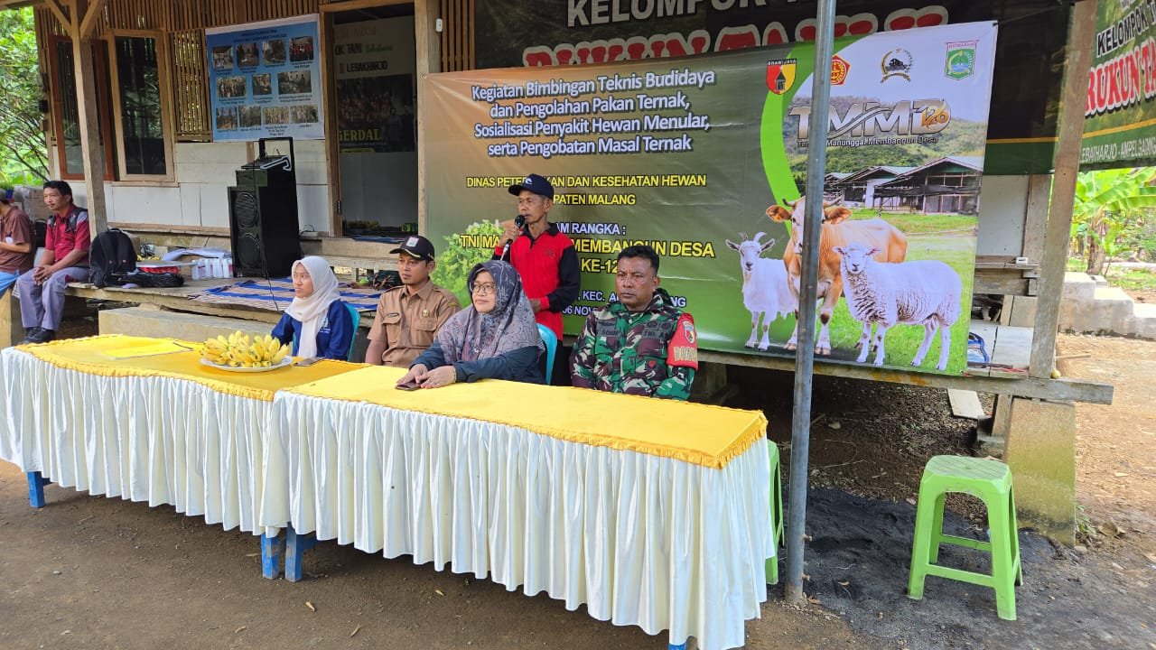 Dalam rangka mendukung program TNI Manunggal Membangun Desa (TMMD) ke-126, Dinas Peternakan Kabupaten Malang menggelar kegiatan Bimbingan Teknis (Bimtek) di Dusun Krajan II, Desa Lebakharjo, Kecamatan Ampelgading, Kabupaten Malang.(