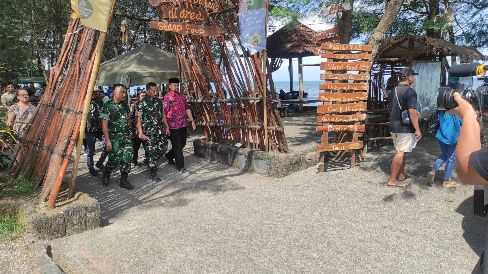 Danrem 083/Bdj Kolonel Inf Kohir Kunjungi Wisata Pantai Gumuk Kantong, Muncar