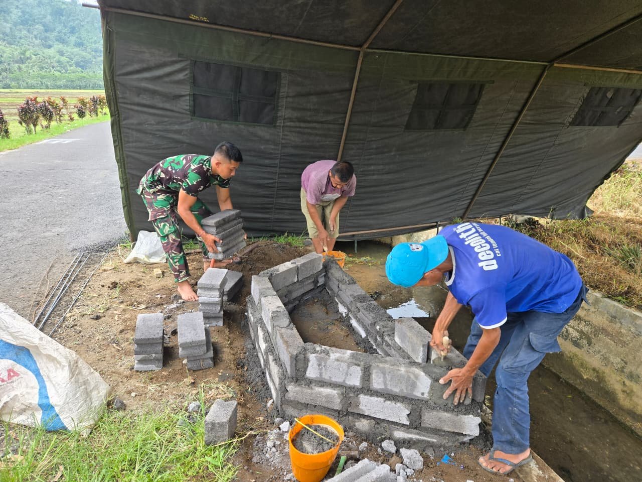 Dalam rangka memperingati dan mengabadikan semangat kebersamaan TNI dan masyarakat, Satgas TMMD Ke-126 Kodim 0818/Malang-Batu yang berasal dari Satuan Yonzipur 5/Abw melaksanakan pembangunan Monumen TMMD di Dusun Krajan 1B, Desa Lebakharjo, Kecamatan Ampelgading, Kabupaten Malang.