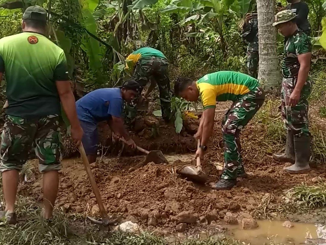 Satgas TNI Manunggal Membangun Desa (TMMD) ke-126 Tahun 2025 di Kecamatan Ampelgading, Kabupaten Malang, Jawa Timur, terus mempercepat penyelesaian sejumlah sasaran fisik.