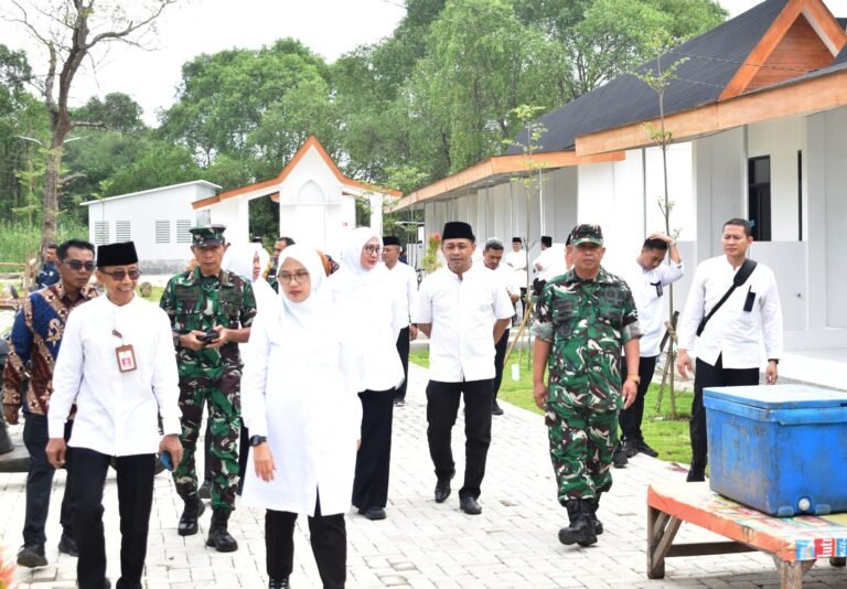 Kasdim 0825/Banyuwangi Dampingi Menteri KKP Tinjau Kampung Nelayan Merah Putih, Isyarat Kuat Kebangkitan Ekonomi Pesisir