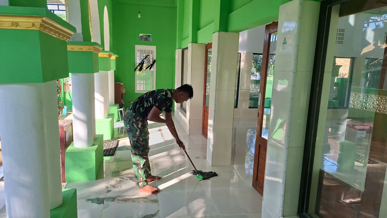 Satgas TMMD Ke-128 Gelar Kerja Bakti di Masjid Nurul Jannah